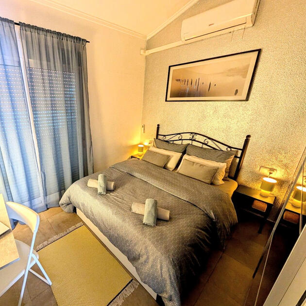 Bedroom of Apatment Vali, Torrevieja - holiday rental Costa Blanca Cozy bedroom with double bed, fresh linens and window - Apartmento Vali Torrevieja Costa Blanca holiday rentals